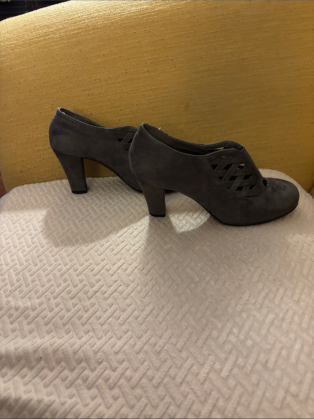 AEROSOLES Women's Gray Suede Lattice Heeled Oxford
